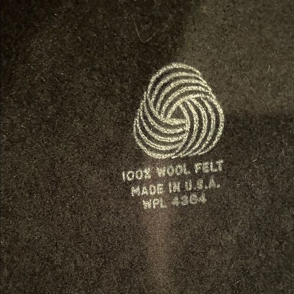 Elegant Black and Gold Women's Hat - Picture 5 of 6